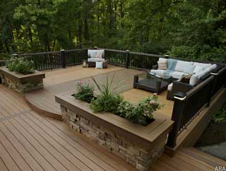 Great deck for entertaining built with composite decking
